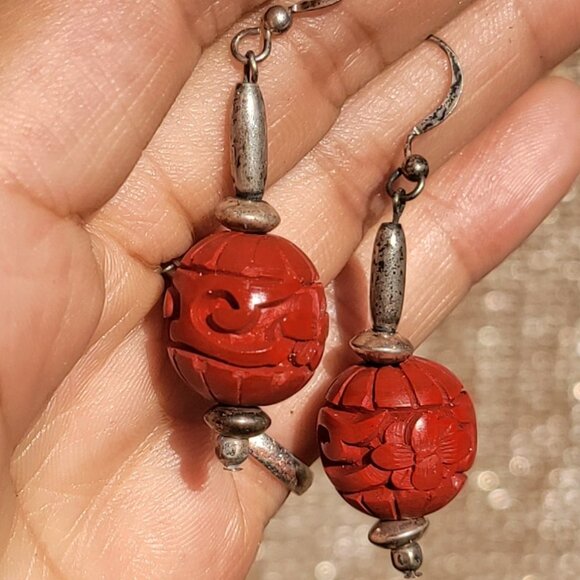 Gorgeous vintage 925 sterling silver carved red cinnabar flower swirl earrings - Picture 15 of 16
